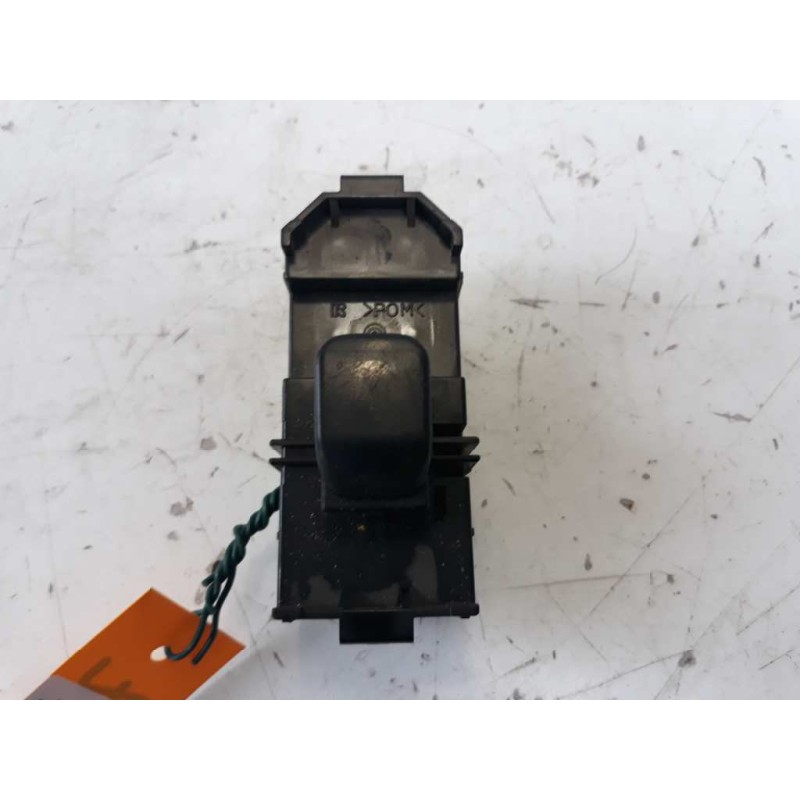 Recambio de mando elevalunas delantero derecho para toyota lexus is 200 (gxe10) 2.0 cat referencia OEM IAM   