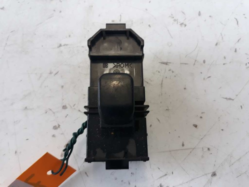Recambio de mando elevalunas delantero derecho para toyota lexus is 200 (gxe10) 2.0 cat referencia OEM IAM   