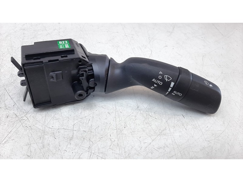 Recambio de mando limpia para toyota corolla (e21) referencia OEM IAM 02A6017L033  
