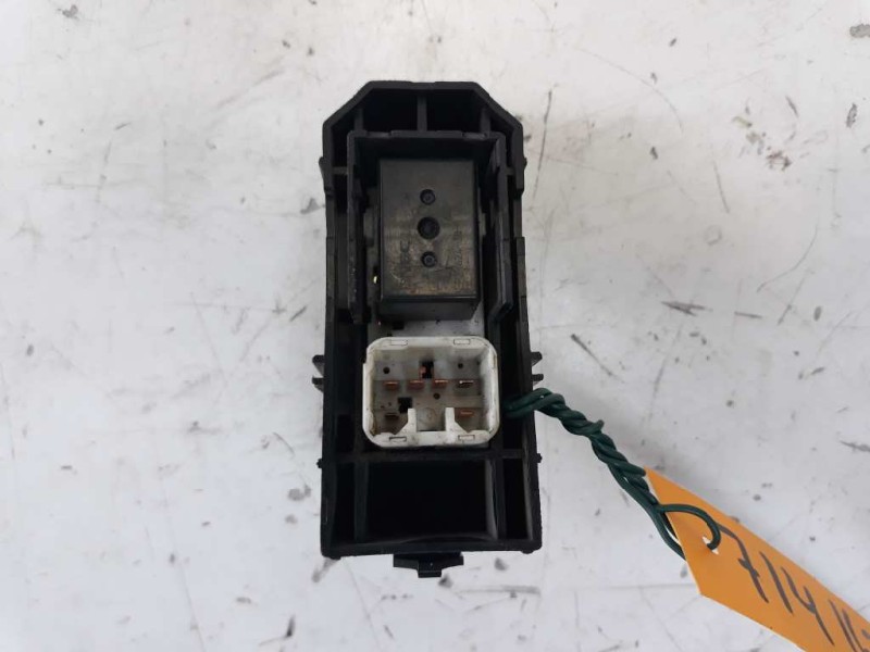 Recambio de mando elevalunas delantero derecho para toyota lexus is 200 (gxe10) 2.0 cat referencia OEM IAM   