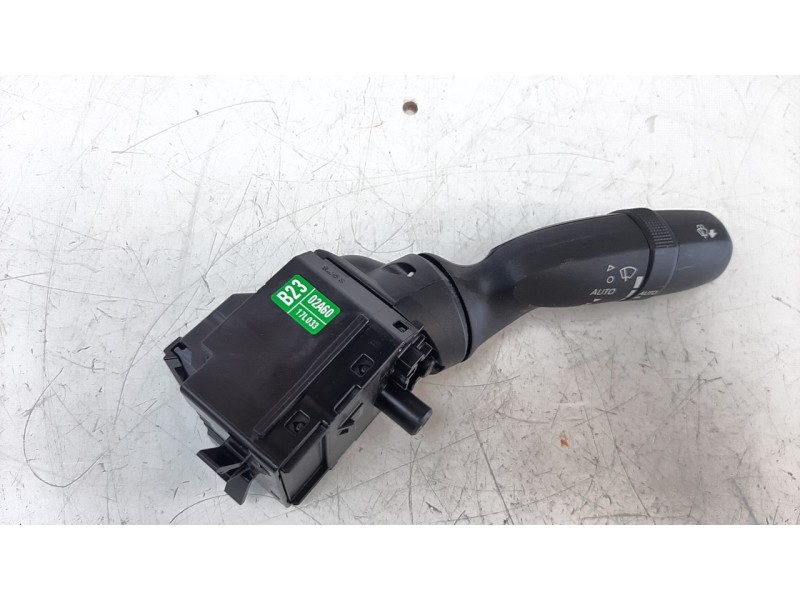 Recambio de mando limpia para toyota corolla (e21) referencia OEM IAM 02A6017L033  