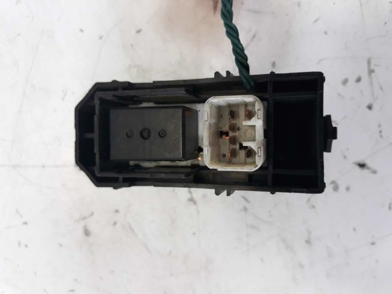 Recambio de mando elevalunas trasero izquierdo para toyota lexus is 200 (gxe10) 2.0 cat referencia OEM IAM   