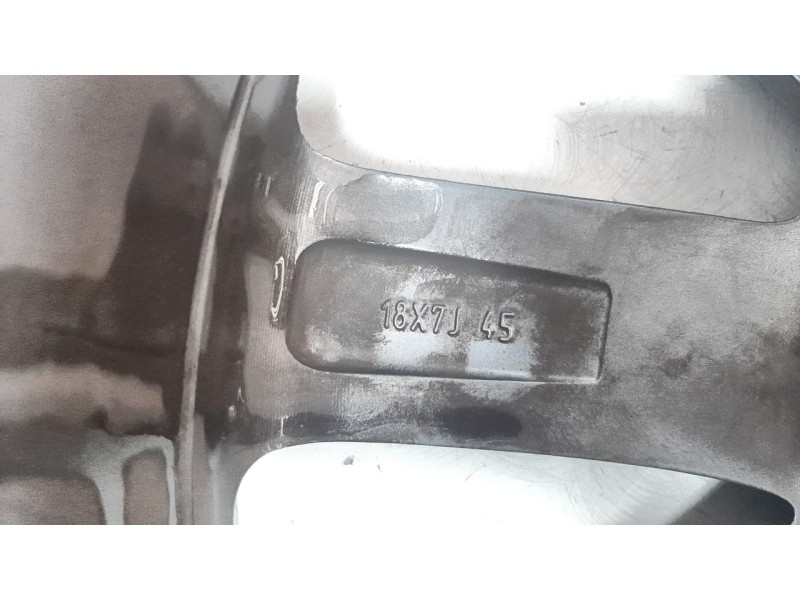 Recambio de llanta para mazda 3 sedán (bp) referencia OEM IAM 9965657080  