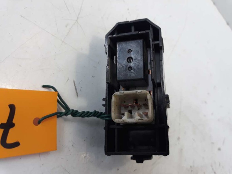 Recambio de mando elevalunas trasero derecho para toyota lexus is 200 (gxe10) 2.0 cat referencia OEM IAM   