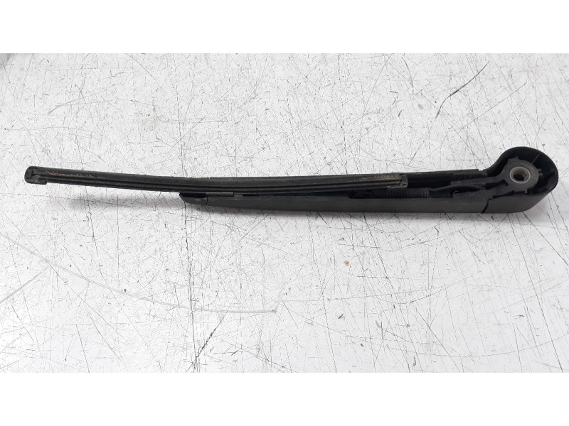 Recambio de brazo limpia trasero para seat arona 1.6 tdi referencia OEM IAM 6R6955707B  