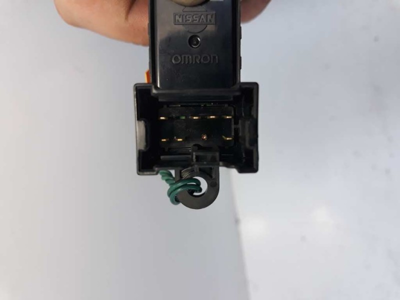 Recambio de mando elevalunas delantero derecho para nissan primera berlina (p12) visia referencia OEM IAM 25411AV600  