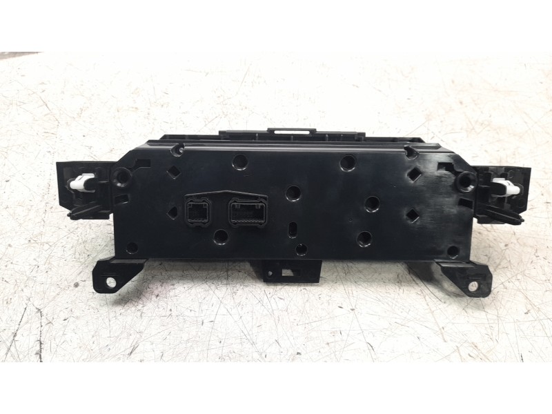 Recambio de mando climatizador para mazda 3 sedán (bp) referencia OEM IAM BDMC61190A  