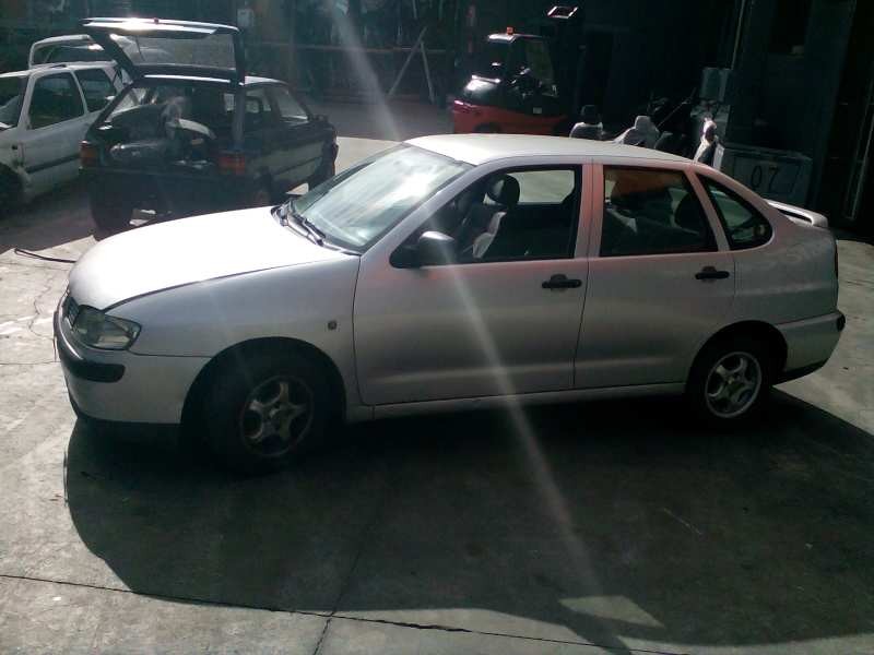 seat cordoba berlina (6k2) del año 2001
