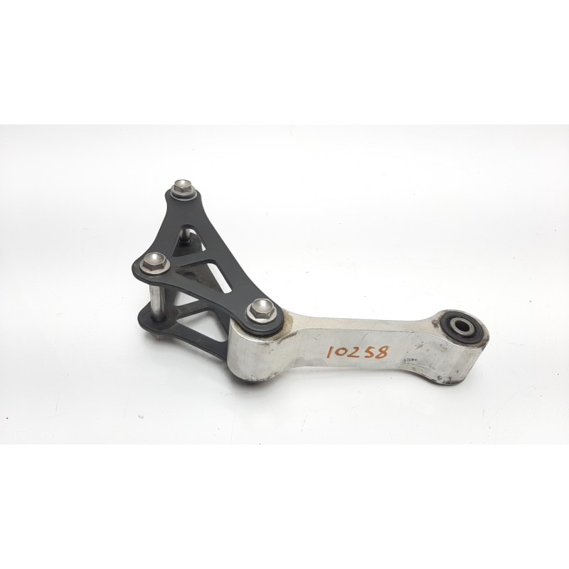 Recambio de bieleta estabilizadora trasera derecha para kawasaki z 900 z 900 performance referencia OEM IAM 391110311  