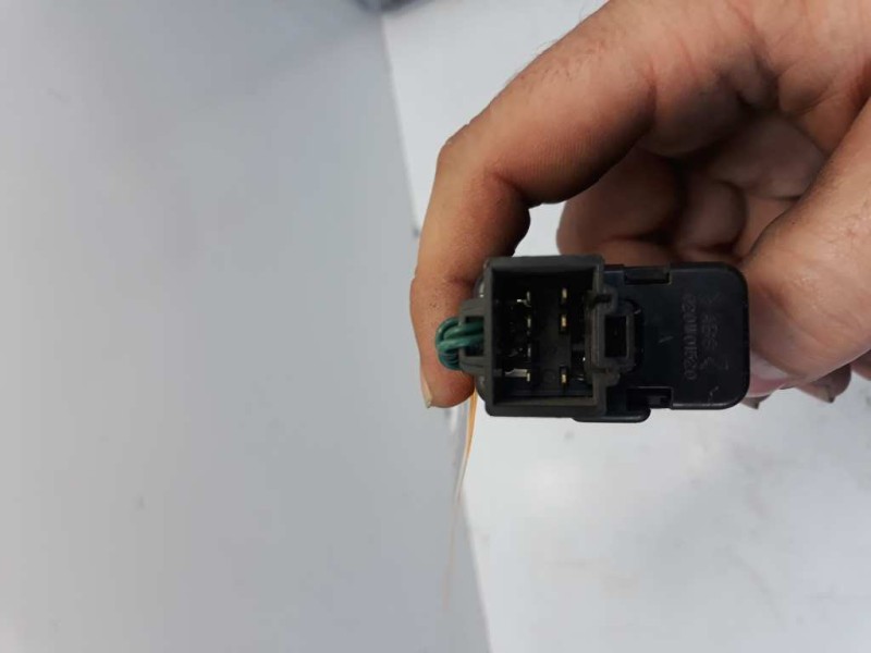 Recambio de mando elevalunas delantero derecho para daewoo nexia 1.5 16v cat referencia OEM IAM   