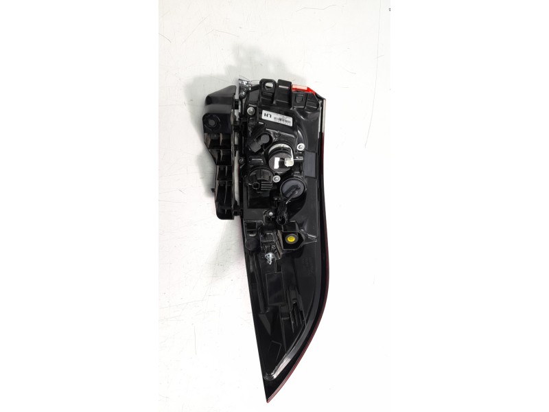 Recambio de piloto trasero izquierdo para toyota corolla (e21) referencia OEM IAM 8156002D20  