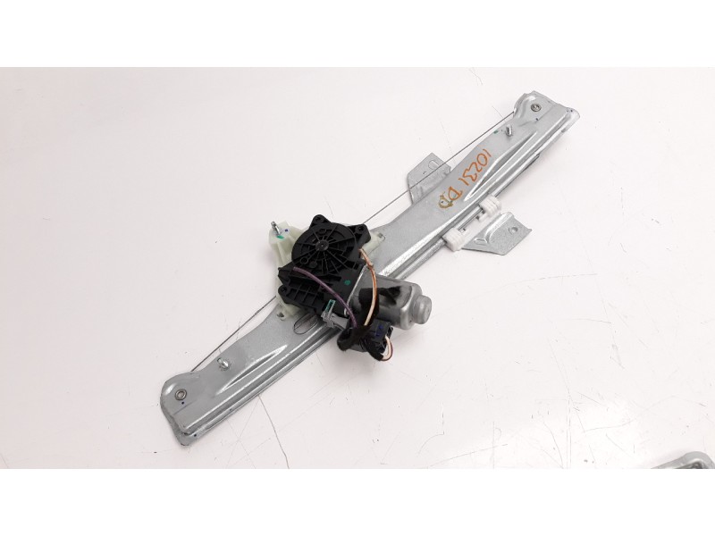 Recambio de elevalunas delantero derecho para ford ka+ ultimate referencia OEM IAM E3B5A23200  