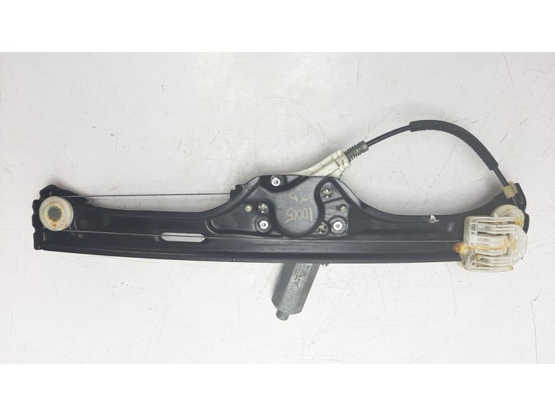 Recambio de elevalunas trasero derecho para bmw x5 (e70) 3.0d referencia OEM IAM 51357166382 106061826 111784