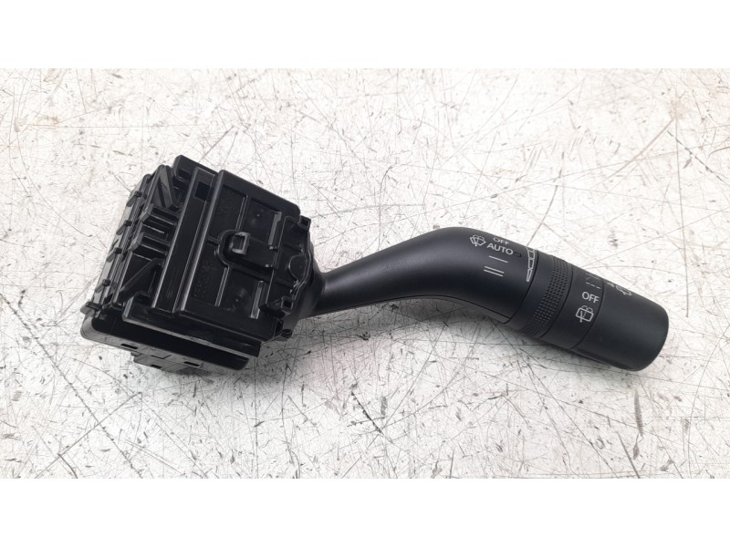 Recambio de mando limpia para mazda 3 sedán (bp) referencia OEM IAM BDENA20319  