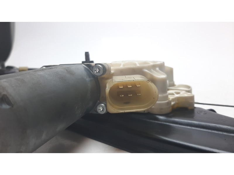 Recambio de elevalunas trasero derecho para bmw x5 (e70) 3.0d referencia OEM IAM 51357166382 106061826 111784