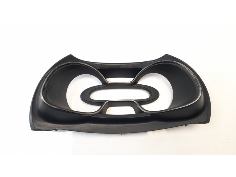 Recambio de moldura para renault captur 0.9 energy referencia OEM IAM 682507178R  