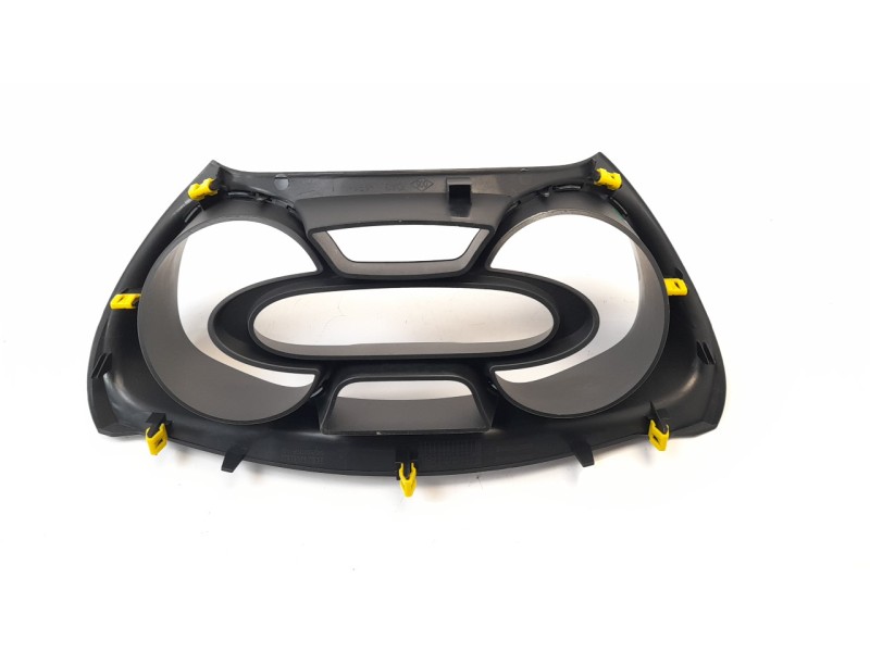 Recambio de moldura para renault captur 0.9 energy referencia OEM IAM 682507178R  