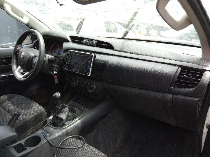 toyota hilux (kun) del año 2016