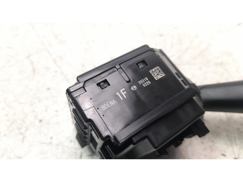 Recambio de mando limpia para mazda 3 sedán (bp) referencia OEM IAM BDENA20319  