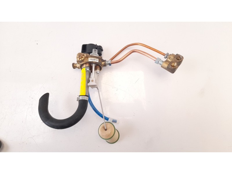 Recambio de bomba combustible para dacia sandero ambiance referencia OEM IAM 250609413R  