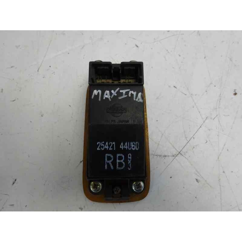 Recambio de mando elevalunas delantero derecho para nissan maxima qx (a32) 2.0 v6 24v cat referencia OEM IAM 2542144U60  