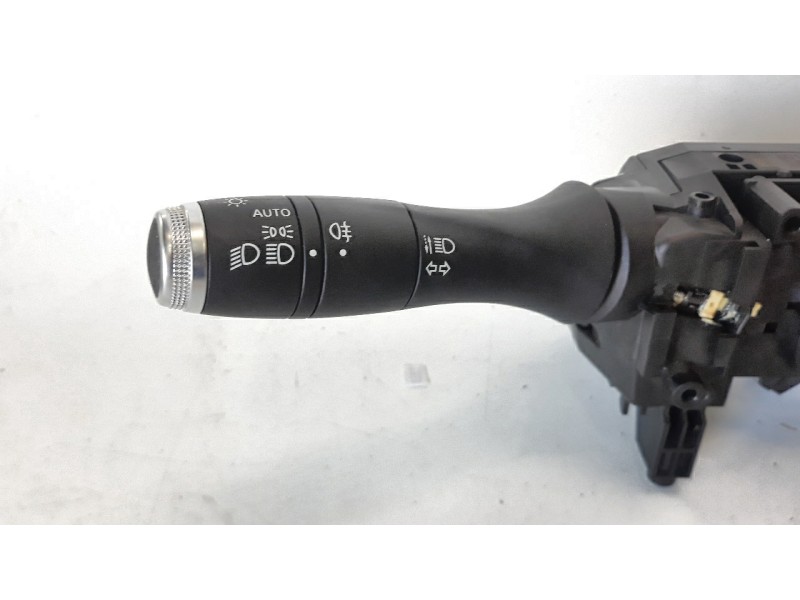 Recambio de mando multifuncion para renault captur ii 1.0 tce referencia OEM IAM 255675601R  