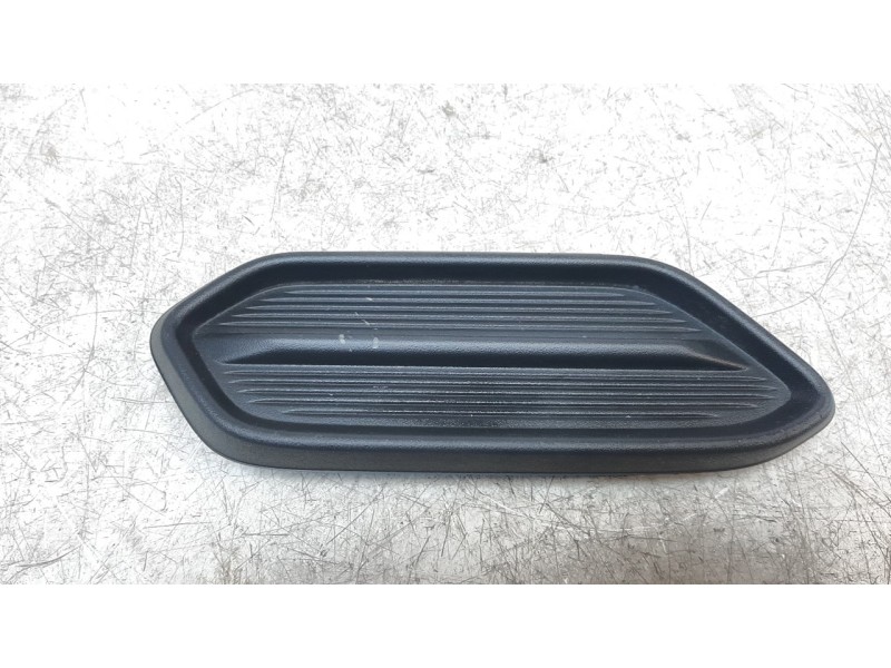 Recambio de molduras traseras para seat arona xcellence referencia OEM IAM 6F9807834B  