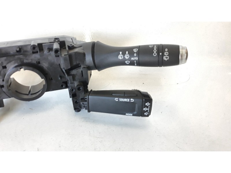 Recambio de mando multifuncion para renault captur ii 1.0 tce referencia OEM IAM 255675601R  