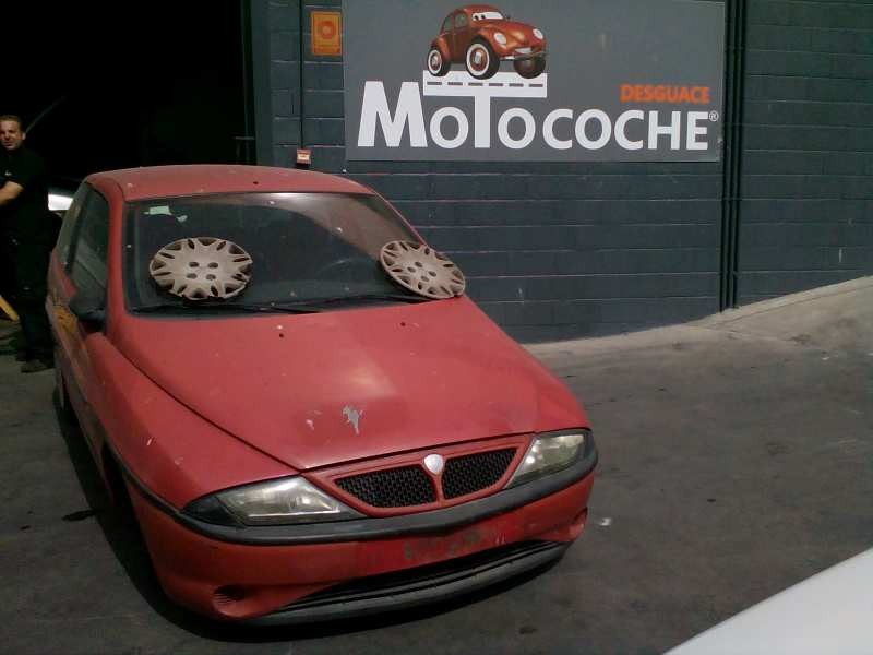 lancia lancia y del año 1998