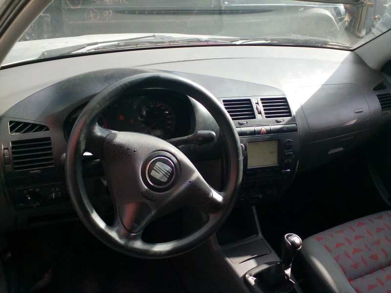 seat cordoba berlina (6k2) del año 2001