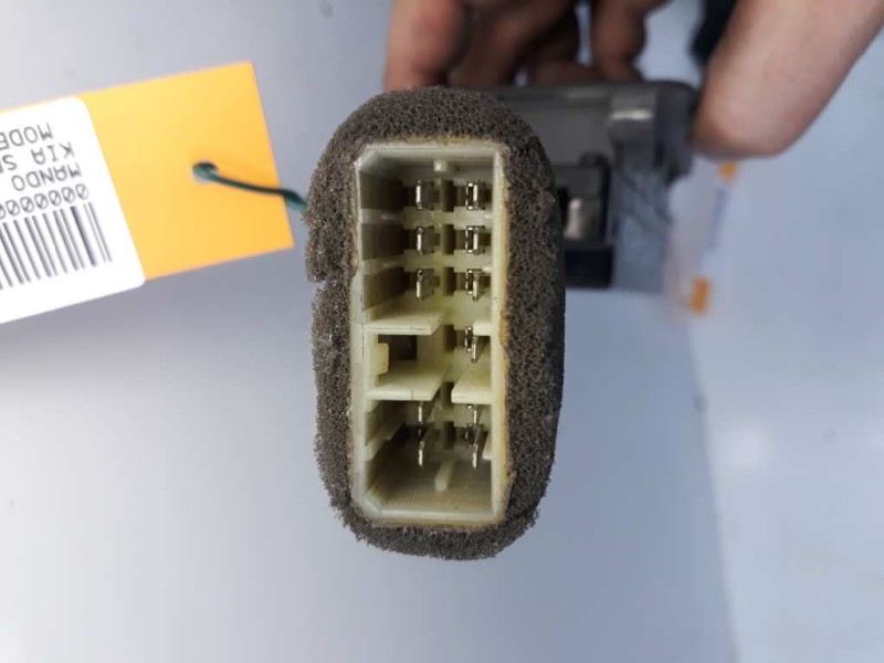 Recambio de mando elevalunas delantero izquierdo para kia sephia 1.6 cat referencia OEM IAM   