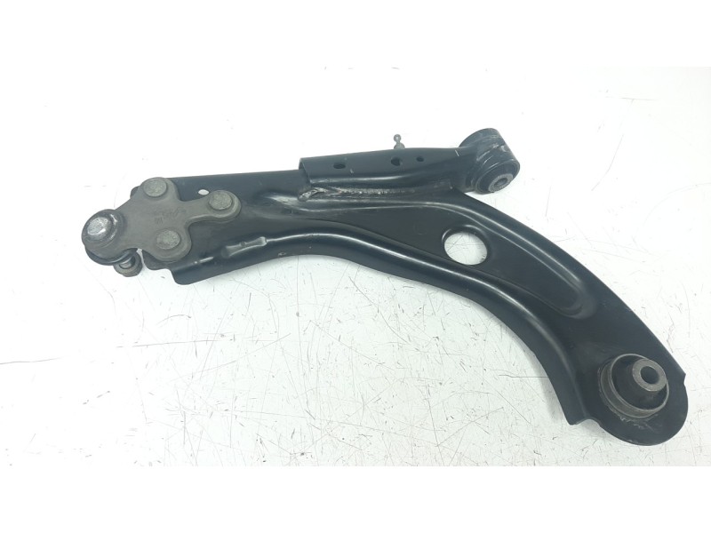 Recambio de brazo suspension inferior delantero derecho para peugeot 308 1.2 12v e-thp referencia OEM IAM 9846329280  