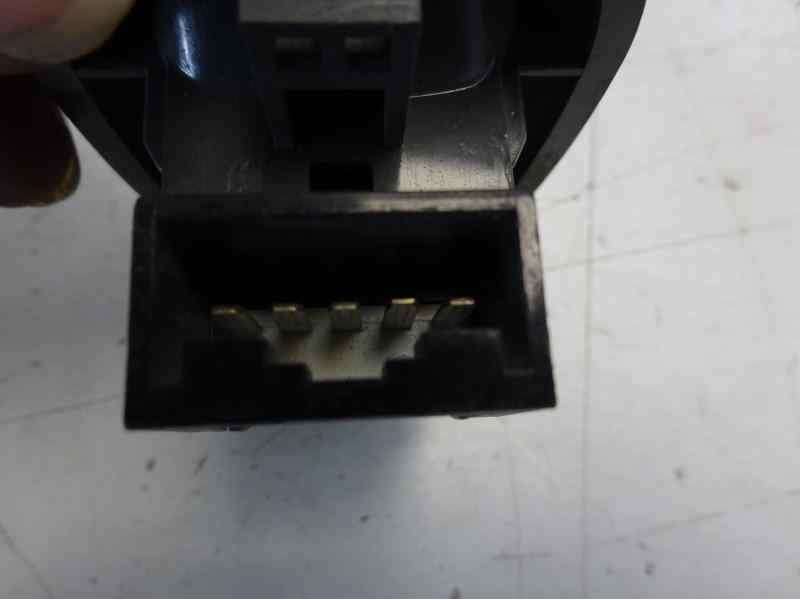 Recambio de mando elevalunas delantero derecho para suzuki swift sf berlina (ea) 1.0 cat referencia OEM IAM   