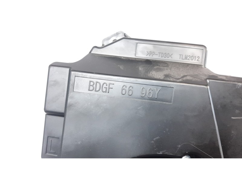 Recambio de sistema audio / radio cd para mazda 3 sedán (bp) referencia OEM IAM BDGF6696Y  