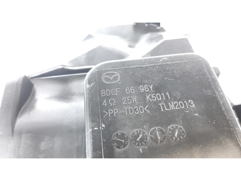 Recambio de sistema audio / radio cd para mazda 3 sedán (bp) referencia OEM IAM BDGF6696Y  
