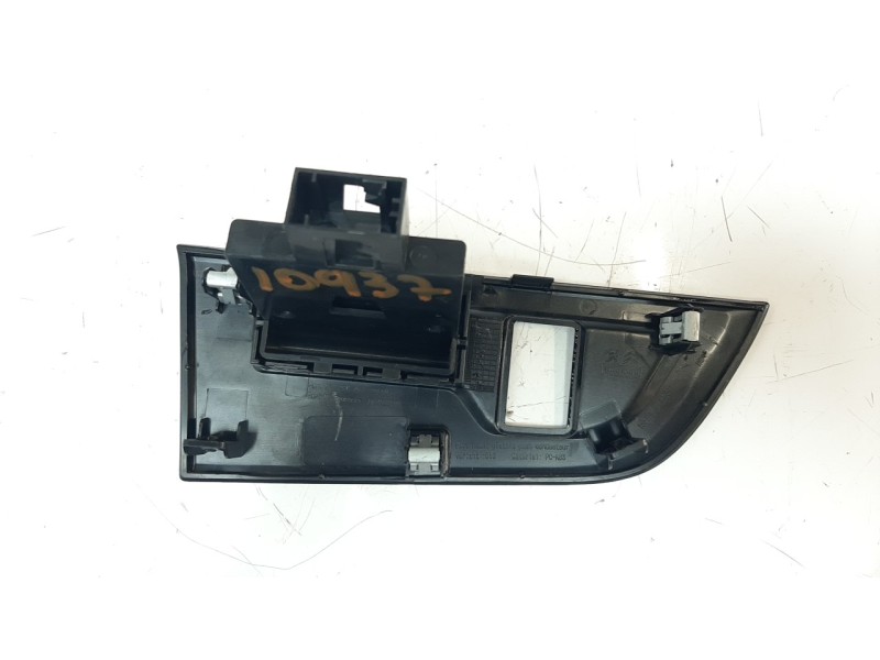Recambio de moldura para citroen c4 picasso 1.2 12v e-thp referencia OEM IAM 96777995XU  