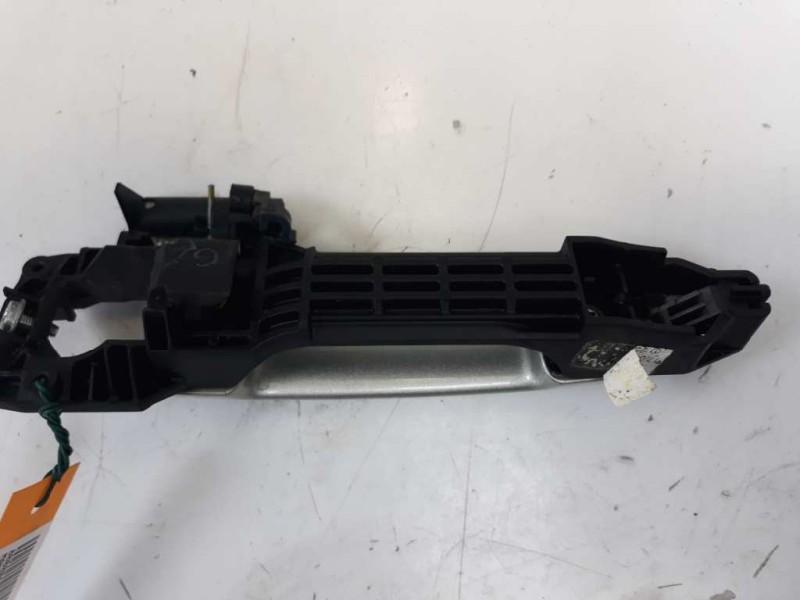 Recambio de maneta exterior delantera izquierda para toyota corolla verso (r1) 2,2 d-4d sport referencia OEM IAM 692060F010B0  