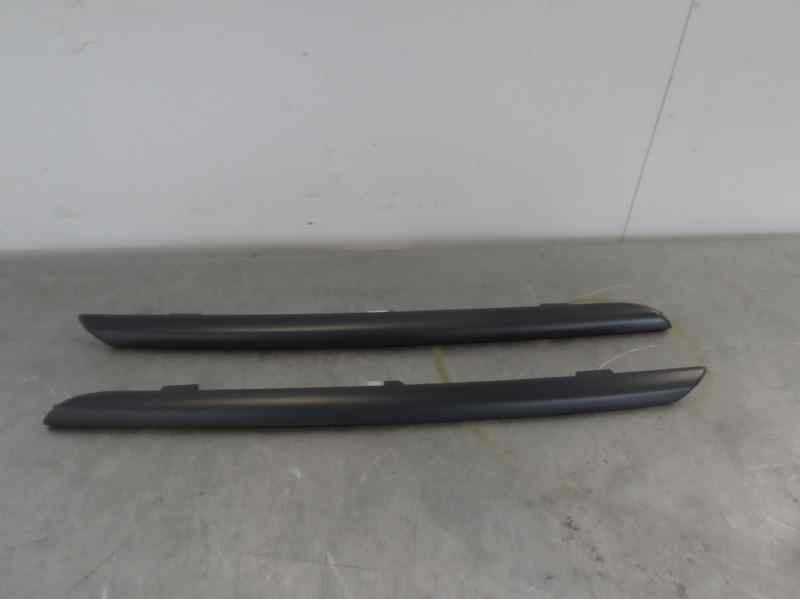 Recambio de molduras delanteras para renault clio iv referencia OEM IAM RN3292226  RN3292226