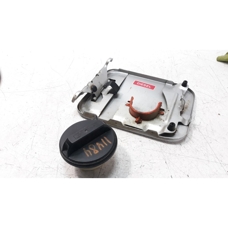 Recambio de tapa exterior combustible para nissan terrano/terrano.ii (r20) 3.0 td cat referencia OEM IAM 788300X000  