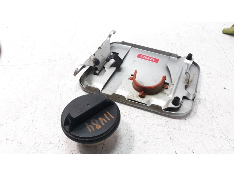 Recambio de tapa exterior combustible para nissan terrano/terrano.ii (r20) 3.0 td cat referencia OEM IAM 788300X000  