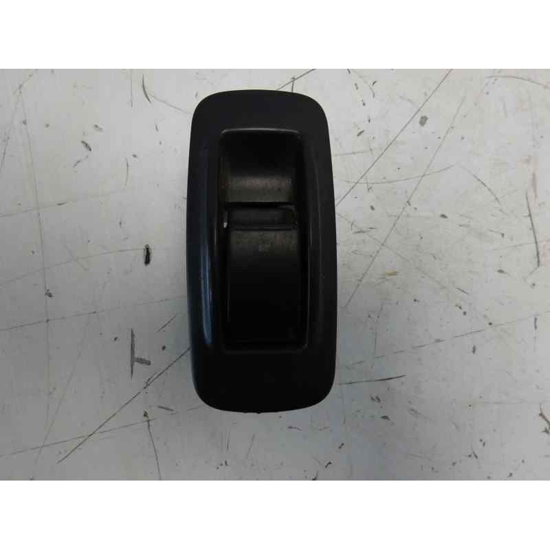 Recambio de mando elevalunas trasero derecho para toyota corolla verso (r1) 2,2 d-4d sport referencia OEM IAM 848010F030  