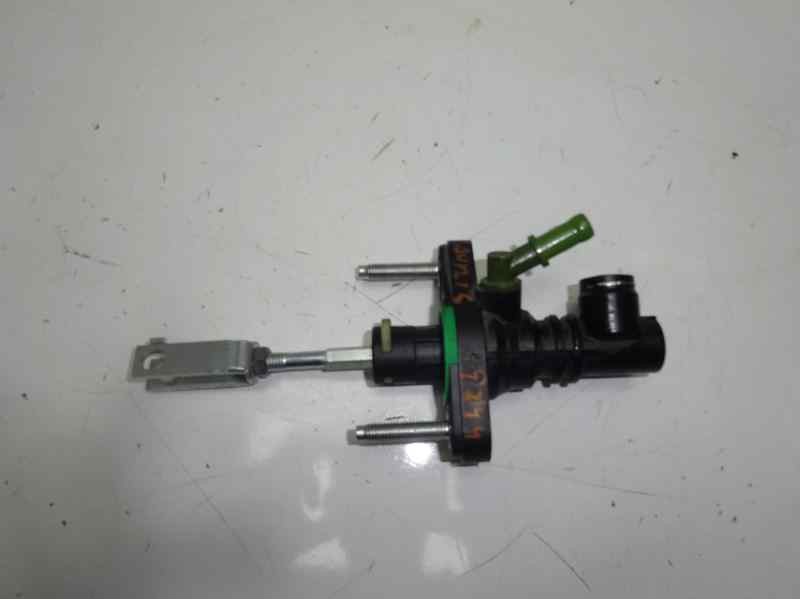 Recambio de bomba embrague para toyota auris active referencia OEM IAM 3142052050  