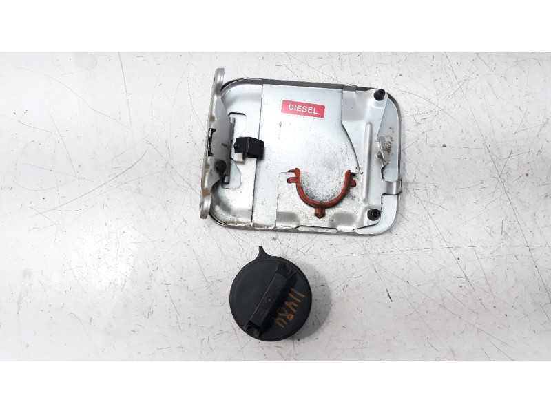Recambio de tapa exterior combustible para nissan terrano/terrano.ii (r20) 3.0 td cat referencia OEM IAM 788300X000  