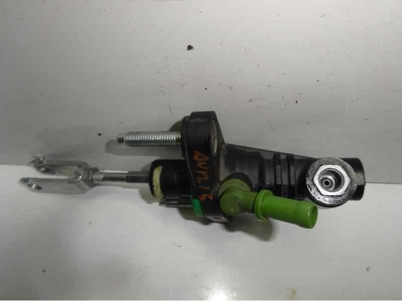 Recambio de bomba embrague para toyota auris active referencia OEM IAM 3142052050  