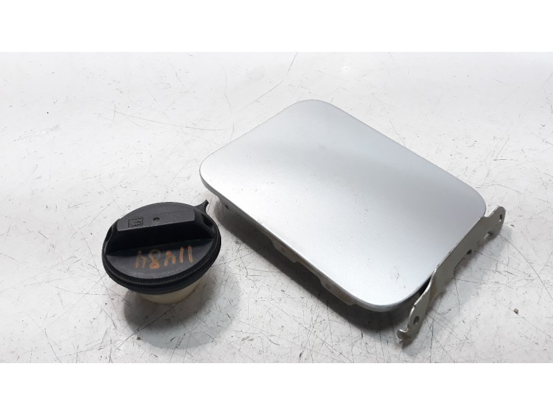 Recambio de tapa exterior combustible para nissan terrano/terrano.ii (r20) 3.0 td cat referencia OEM IAM 788300X000  