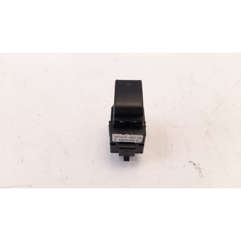 Recambio de mando elevalunas trasero izquierdo para toyota corolla verso (r1) 2,2 d-4d sport referencia OEM IAM 848100F010  