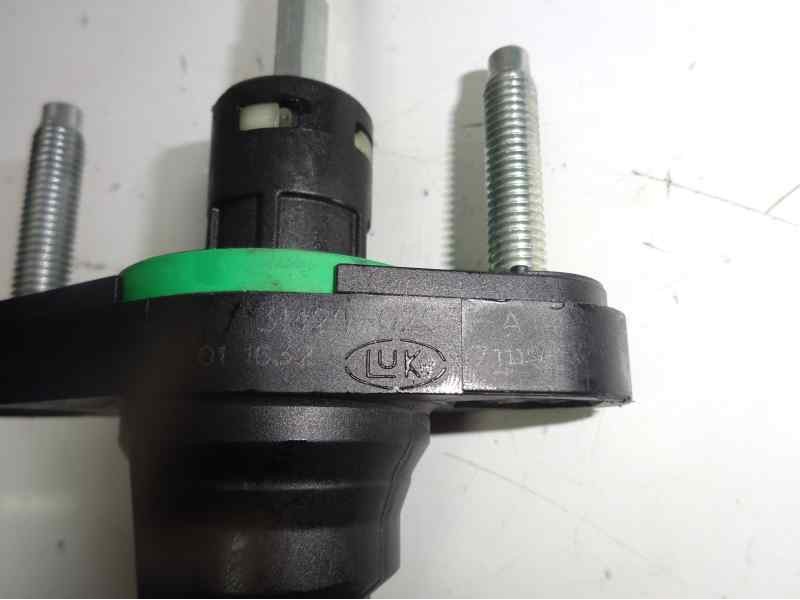 Recambio de bomba embrague para toyota auris active referencia OEM IAM 3142052050  