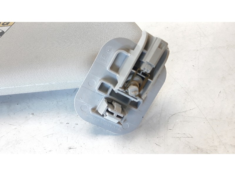 Recambio de parasol derecho para renault captur ii 1.0 tce referencia OEM IAM 964002583R  