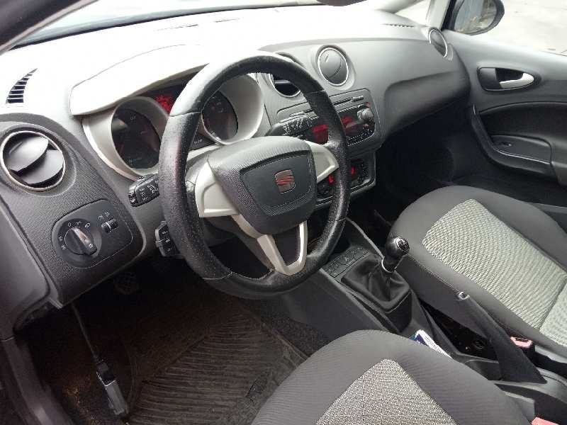 seat ibiza (6j5) del año 2010