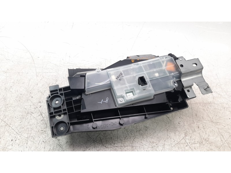 Recambio de pantalla multifuncion para mazda 3 sedán (bp) referencia OEM IAM BDGJ2173320  